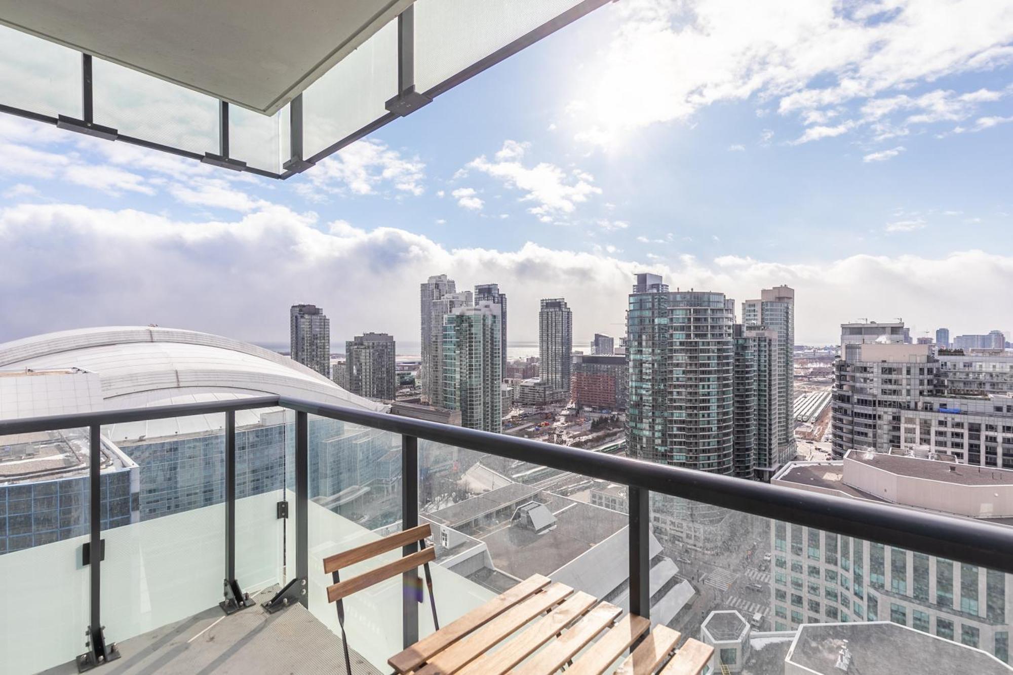 טורונטו Globalstay Modern Downtown Apartment מראה חיצוני תמונה