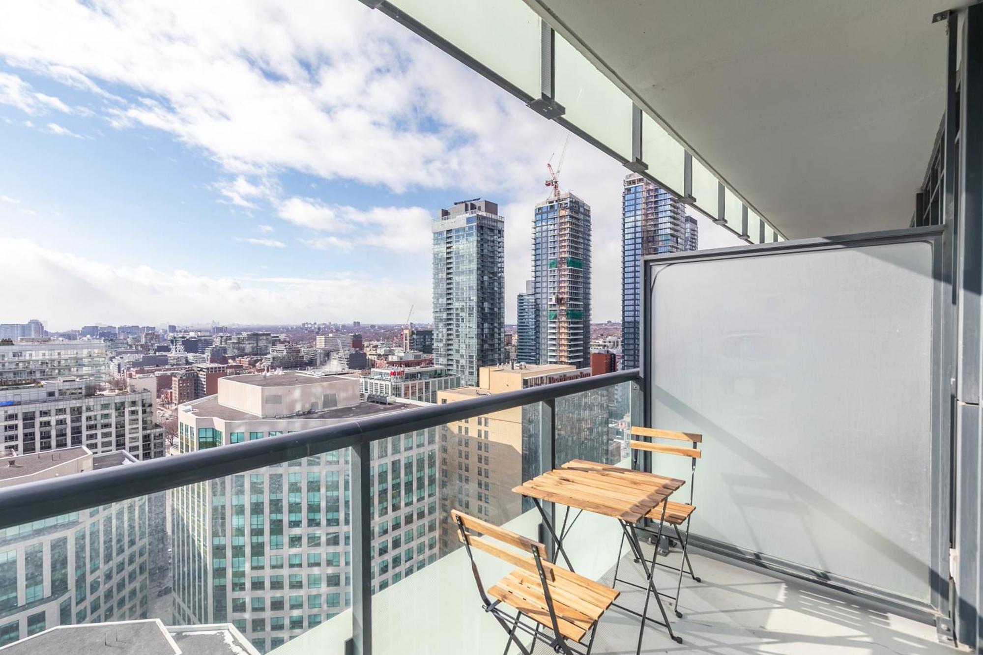 טורונטו Globalstay Modern Downtown Apartment מראה חיצוני תמונה