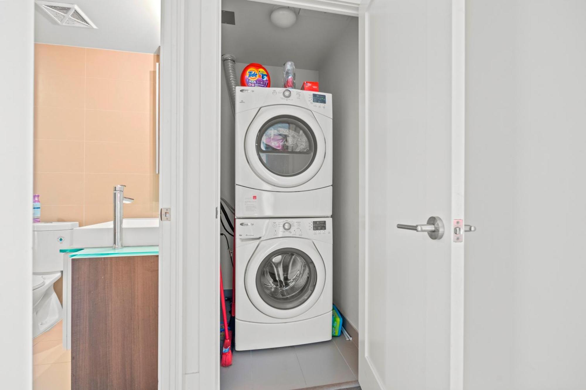 טורונטו Globalstay Modern Downtown Apartment מראה חיצוני תמונה