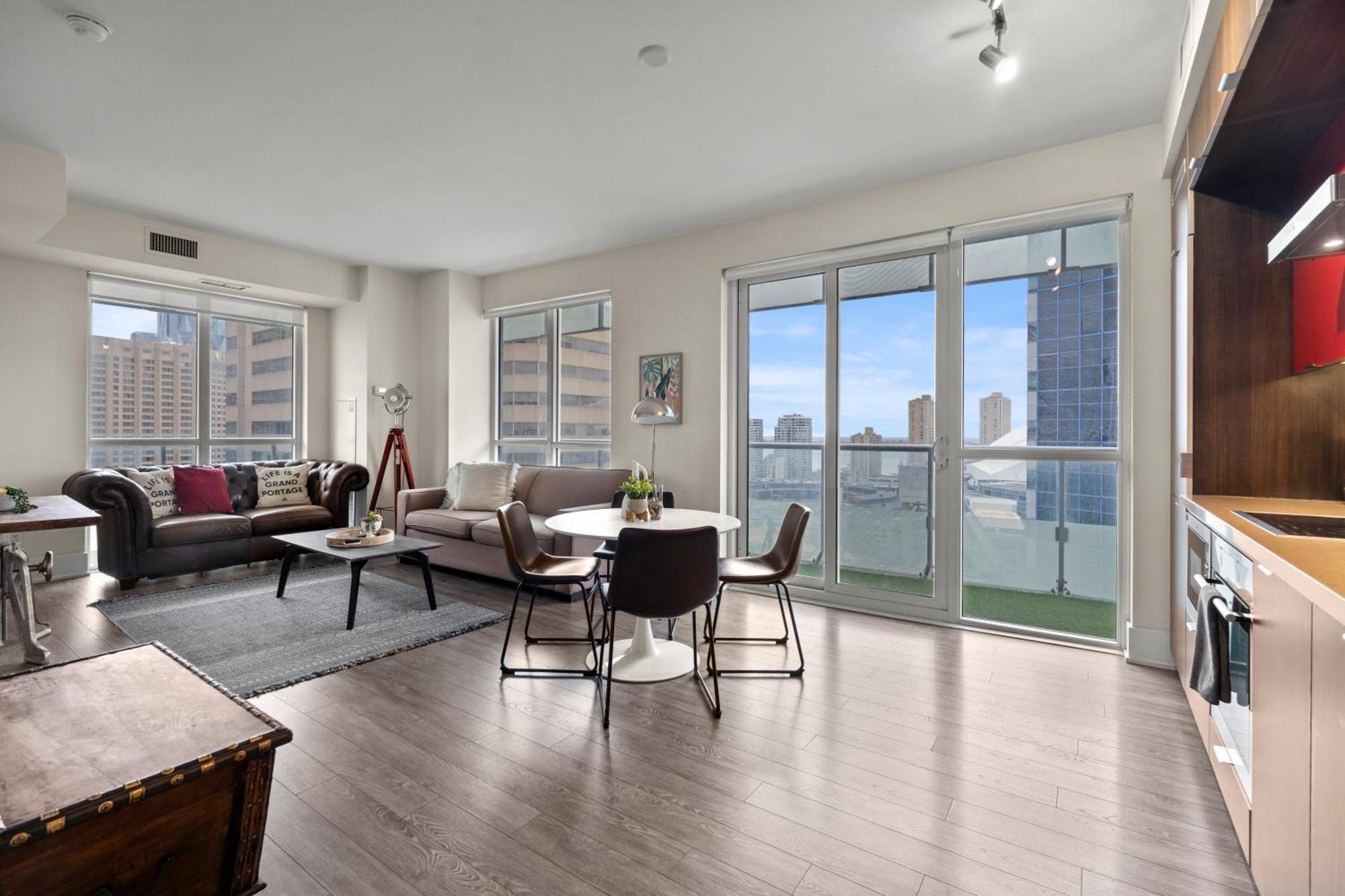 טורונטו Globalstay Modern Downtown Apartment מראה חיצוני תמונה